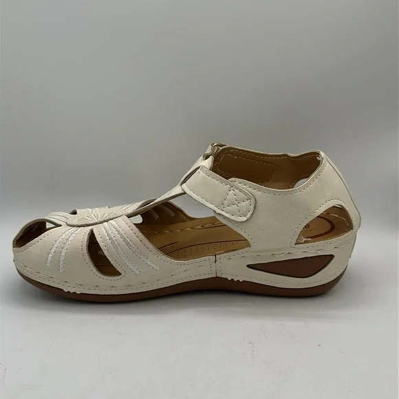 Shibever cream and tan closed toe wedge sandals, size 38 (7) - Picture 5 of 7